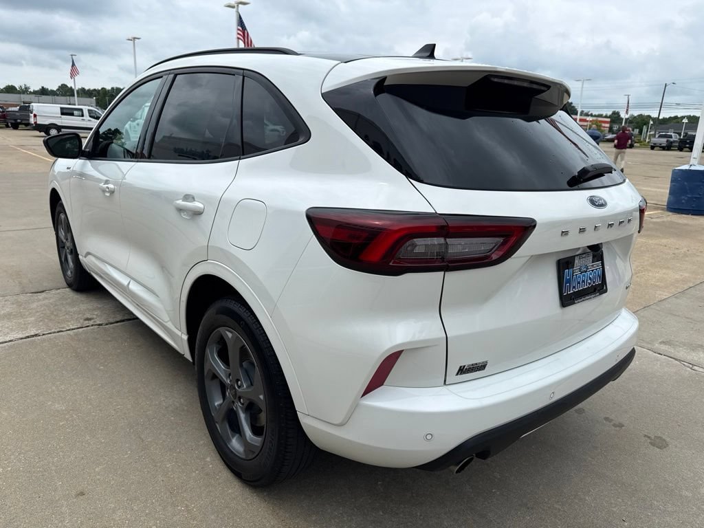 Used 2023 Ford Escape ST-Line w/ Tech Pack #1 AWD/4WD image 6