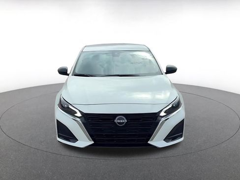 Used 2025 Nissan Altima 2.5 SV FWD image 4