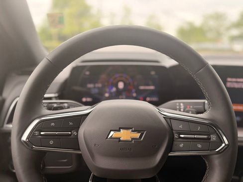 New 2026 Chevrolet Suburban Premier RWD image 28