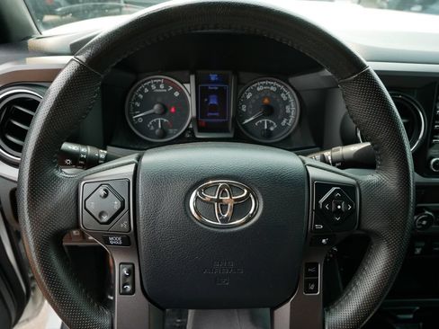 Certified 2020 Toyota Tacoma TRD Sport AWD/4WD image 27