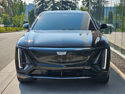 Certified 2024 Cadillac Lyriq Sport AWD/4WD image 8