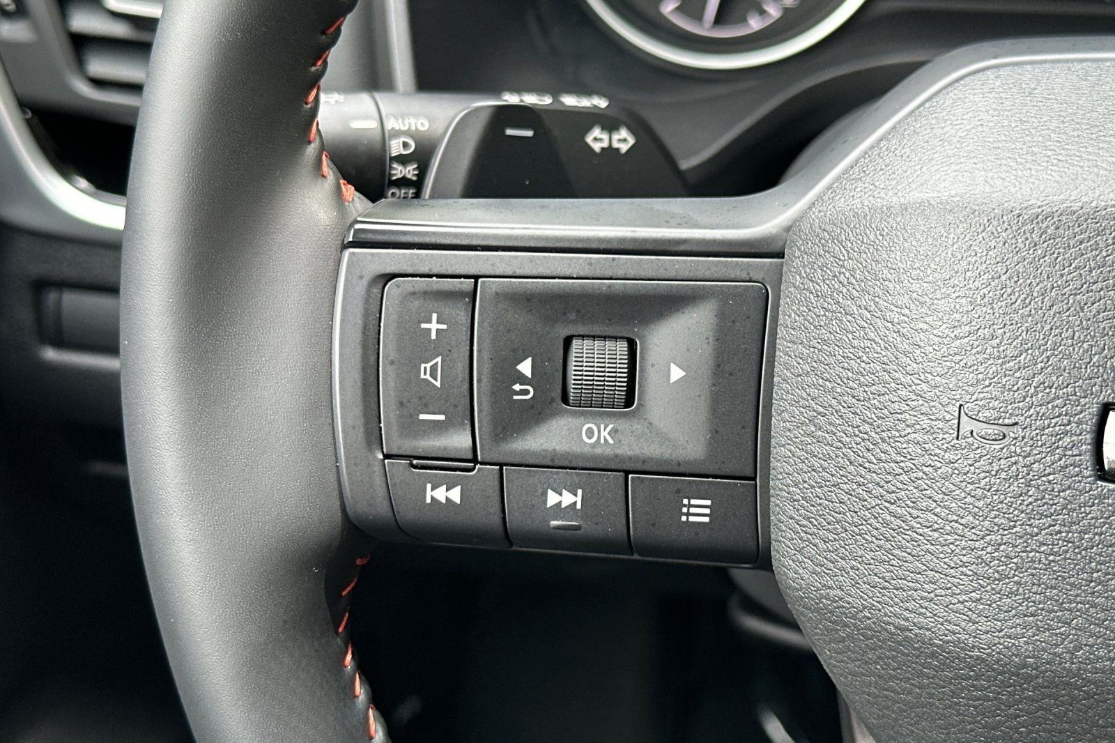 Used 2026 Nissan Rogue SV AWD/4WD image 27