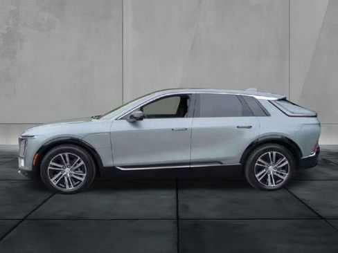 New 2026 Cadillac Lyriq Luxury RWD image 5