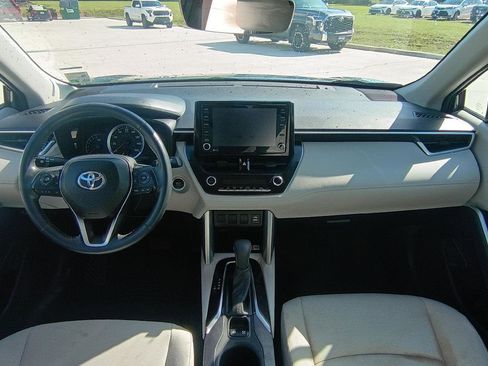 Used 2022 Toyota Corolla Cross LE FWD image 14