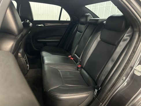Used 2014 Chrysler 300 image 30