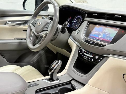 Used 2017 Cadillac XT5 Premium Luxury AWD/4WD image 42