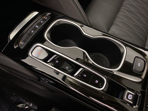 Used 2021 Buick Envision Avenir w/ Technology Package II image 20