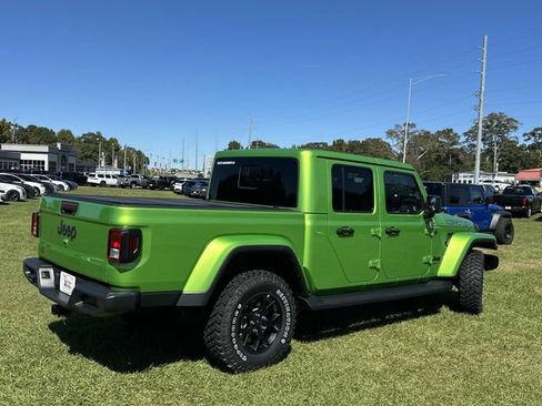 New 2025 Jeep Gladiator Sport image 8