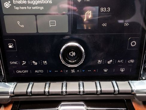 Used 2025 GMC Yukon XL Denali RWD image 21