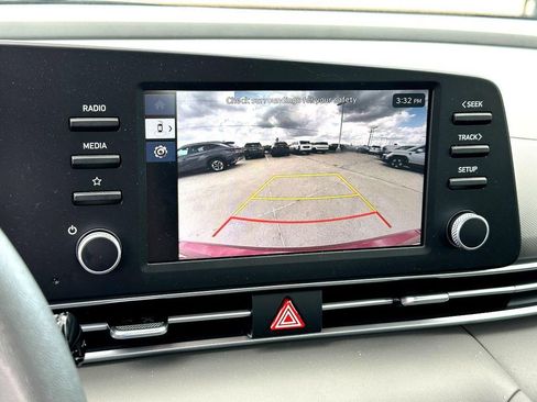Used 2025 Hyundai Elantra SE w/ Cargo Package FWD image 18