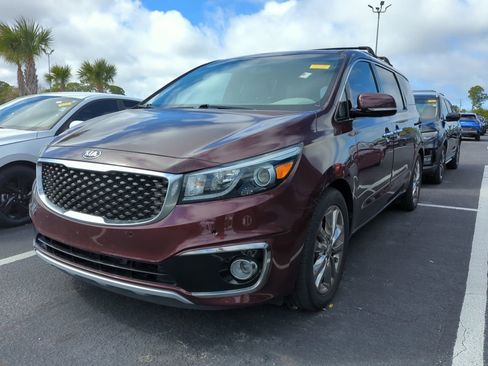 Used 2016 Kia Sedona SX Limited image 3