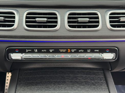 Used 2024 Mercedes-Benz GLS 450 4MATIC image 37