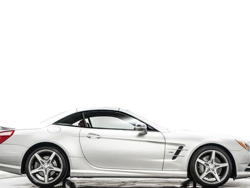 Used 2013 Mercedes-Benz SL 550 image 18