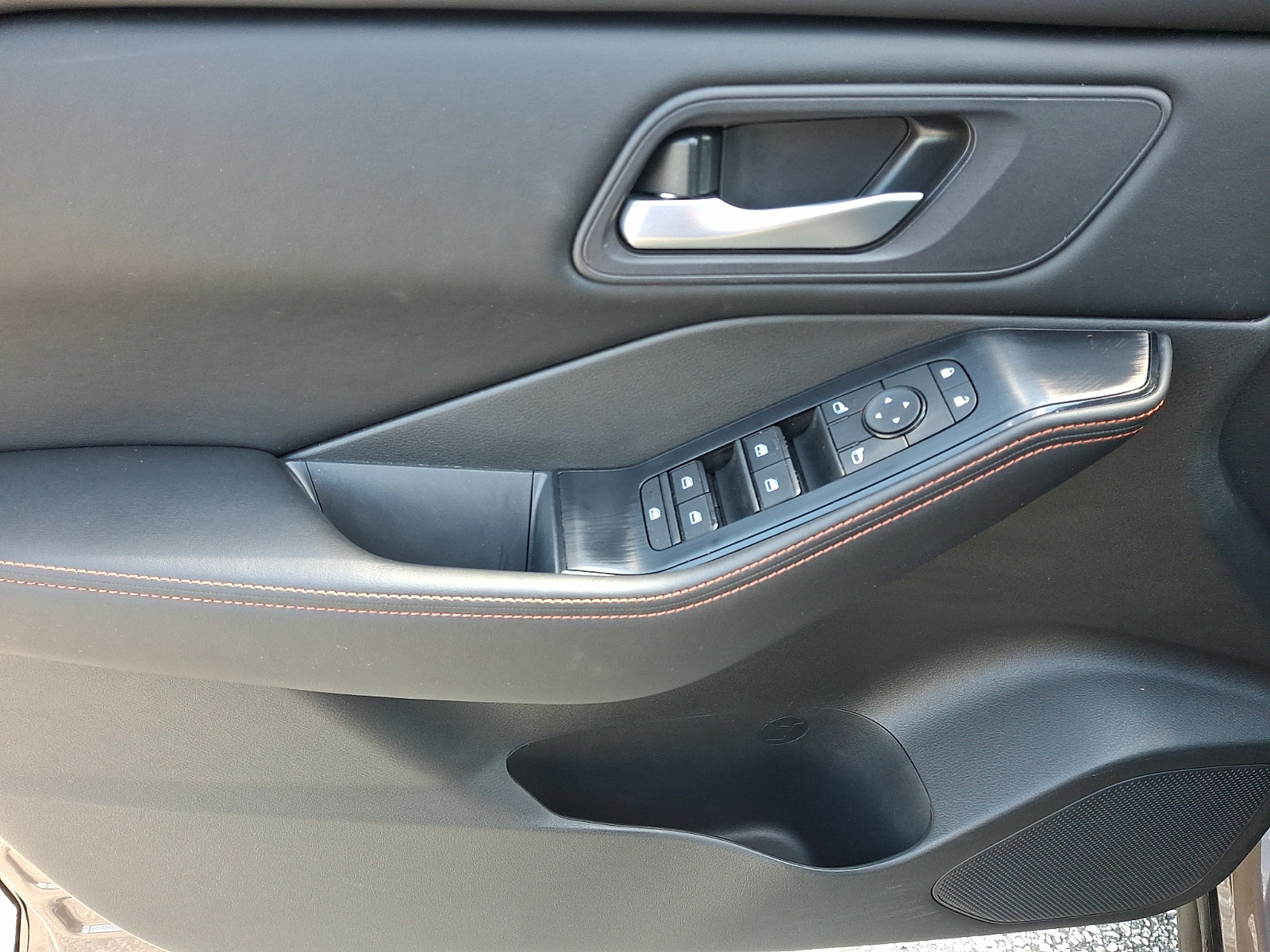 Certified 2025 Nissan Rogue SV AWD/4WD image 15
