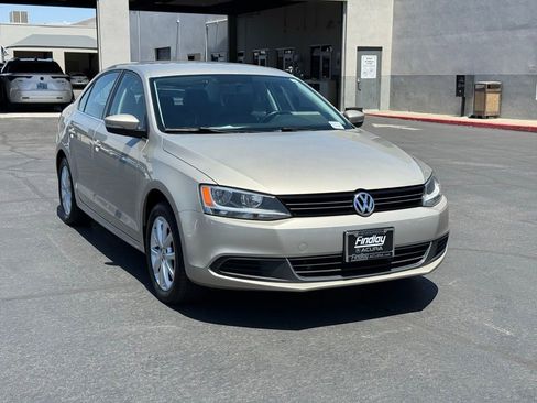 Used 2013 Volkswagen Jetta SE FWD image 1