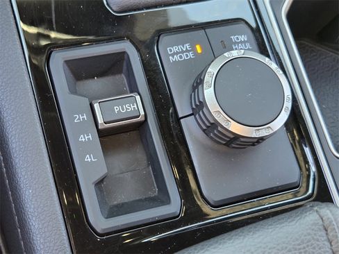 Used 2025 Toyota Tundra Limited image 22