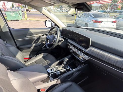 Used 2024 Kia Telluride EX AWD/4WD image 11