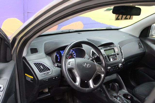 Used 2011 Hyundai Tucson GLS FWD image 14