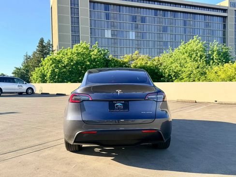 Used 2023 Tesla Model Y AWD image 8