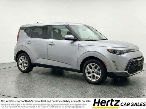Used 2025 Kia Soul LX w/ LX Technology Package FWD image 1