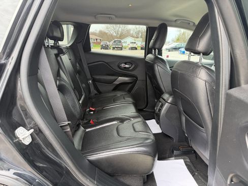 Used 2020 Jeep Cherokee Limited image 13