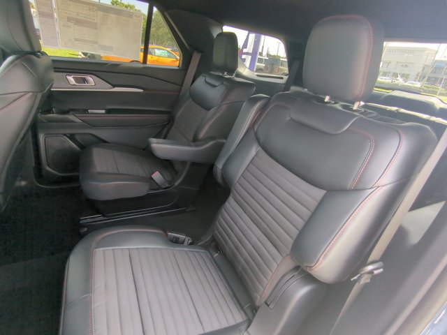 New 2026 Ford Explorer ST-Line w/ ST-Line Street Pack RWD image 16