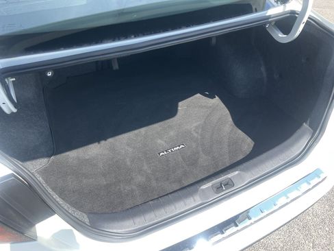 Certified 2021 Nissan Altima 2.5 SR FWD image 22