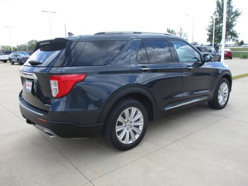 Used 2024 Ford Explorer Limited w/ Limited Technology Package AWD/4WD image 8