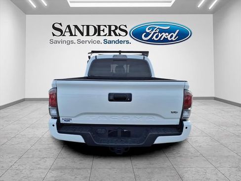 Used 2022 Toyota Tacoma TRD Off-Road image 3