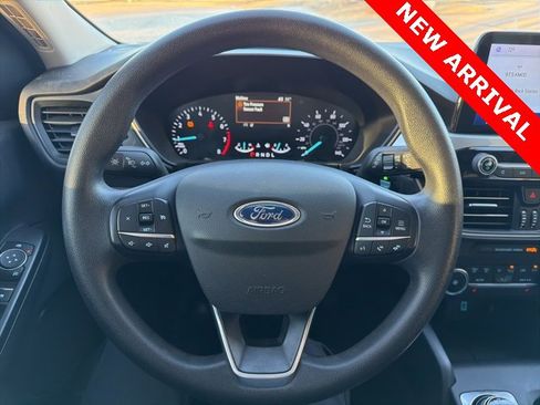 Used 2020 Ford Escape SE image 16