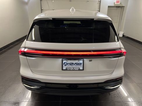 New 2026 Lincoln Nautilus Premier image 5