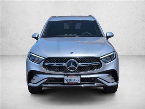 Used 2025 Mercedes-Benz GLC 350e 4MATIC image 2