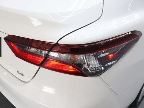 Used 2021 Toyota Camry LE FWD image 31