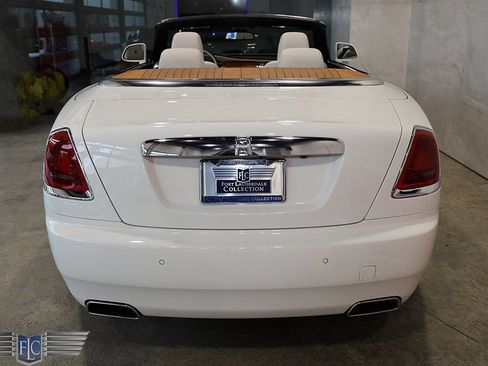 Used 2017 Rolls-Royce Dawn RWD image 8