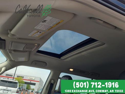 Used 2024 Nissan Armada SL image 28