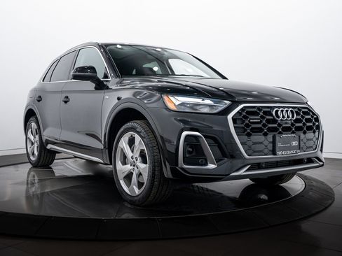 Certified 2025 Audi Q5 2.0T Premium Plus w/ Premium Plus Package image 2