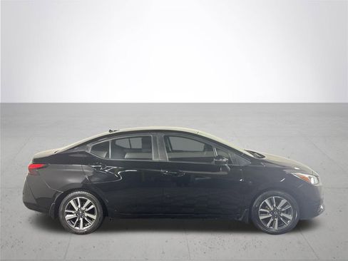 Used 2020 Nissan Versa SV FWD image 5