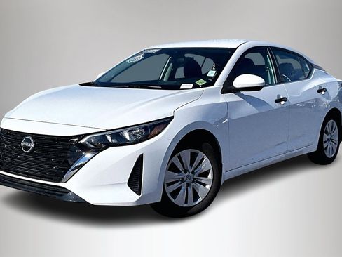 Used 2025 Nissan Sentra S image 3