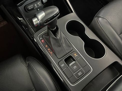 Used 2019 Kia Sorento SX image 24