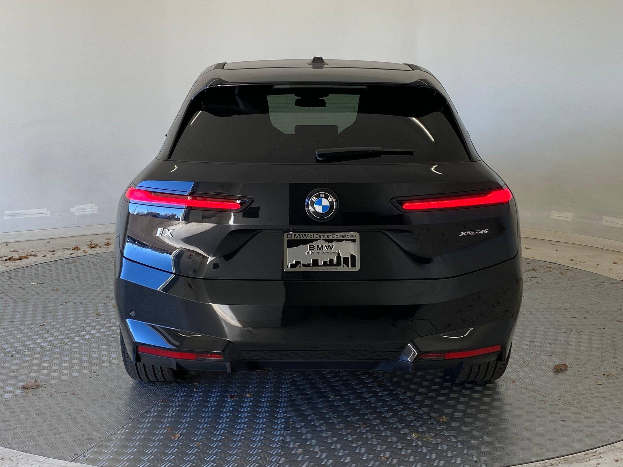 Used 2026 BMW iX xDrive45 AWD/4WD image 9