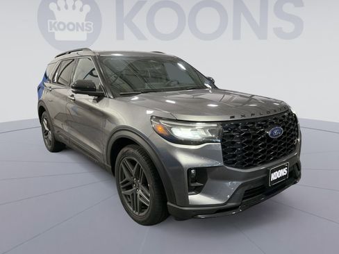 New 2026 Ford Explorer ST w/ Sun And Sound Package AWD/4WD image 10