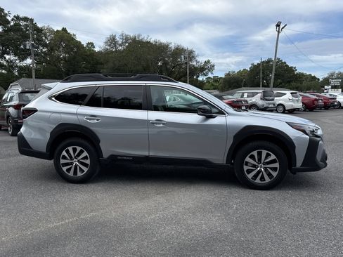 Used 2025 Subaru Outback Premium AWD/4WD image 6