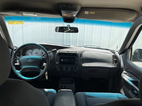 Used 2001 Ford Explorer Sport Trac 2WD image 18