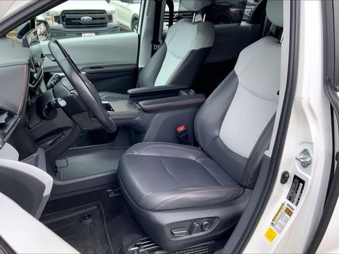 Used 2022 Toyota Sienna XSE w/ XSE Plus Package FWD image 8