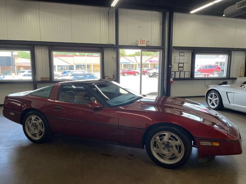 Used 1988 Chevrolet Corvette Coupe RWD image 13