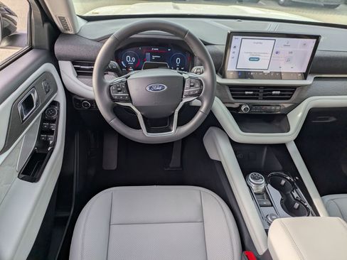 New 2026 Ford Explorer Platinum image 32