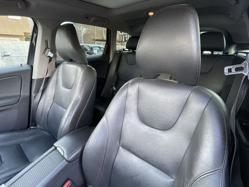 Used 2015 Volvo XC60 T6 w/ Proximity Package image 18