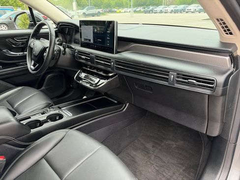 Used 2023 Lincoln Corsair Reserve AWD/4WD image 10