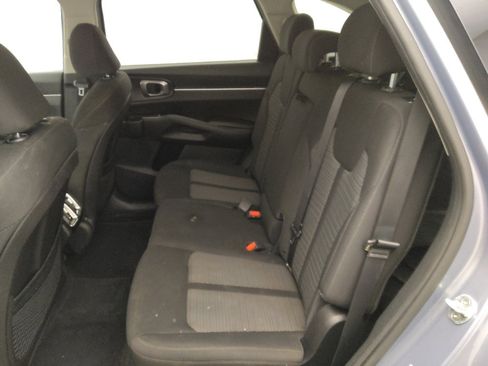 Used 2022 Kia Sorento LX image 18