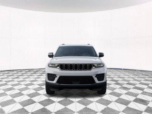 New 2026 Jeep Grand Cherokee Laredo image 9